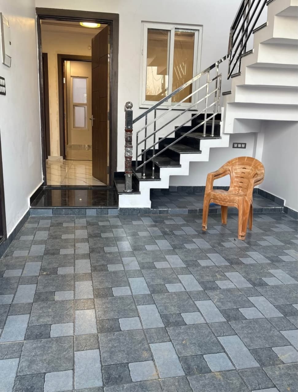 Staircase & Entrance